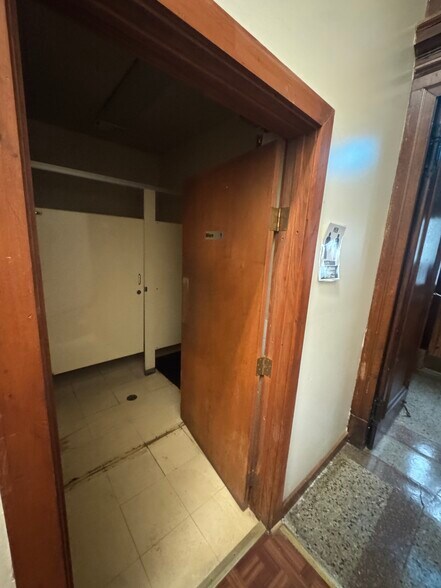 More Photos Of 5001 S Hermitage Ave, Chicago Religious Facility For Sale