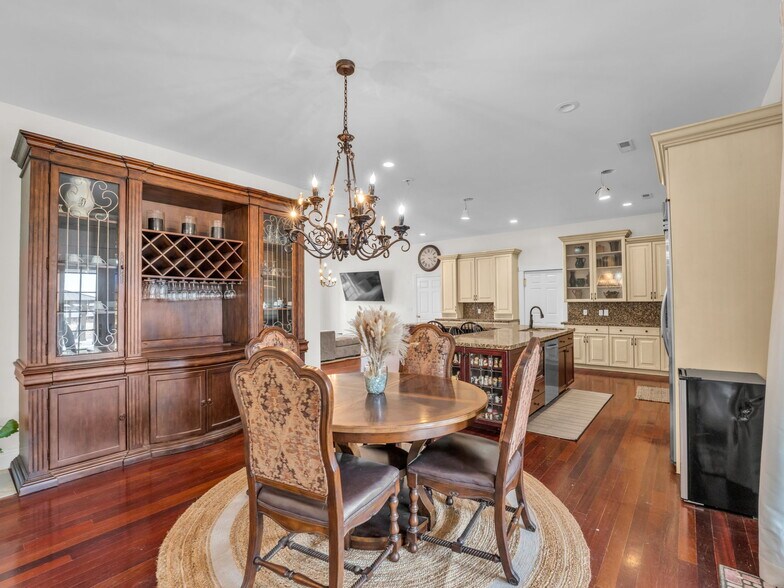 More Photos Of 135 E 200 N, Kanosh Hospitality For Sale