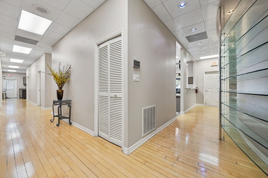 More Photos Of 14522 University Point Pl, Tampa Medical For Sale