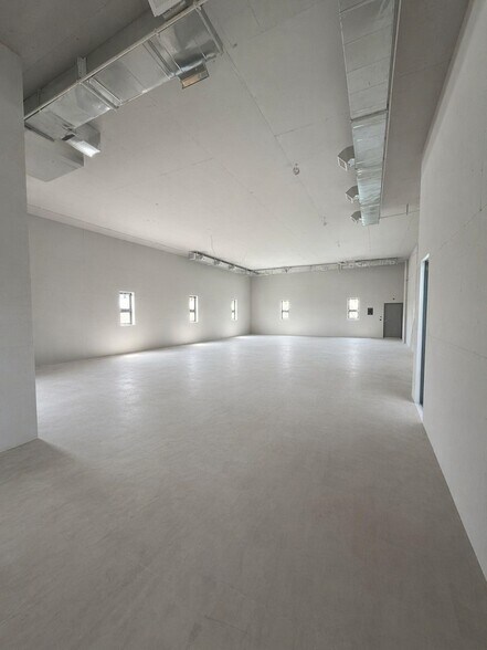 More Photos Of 15 Somerset Pl, Clifton Light Manufacturing For Lease