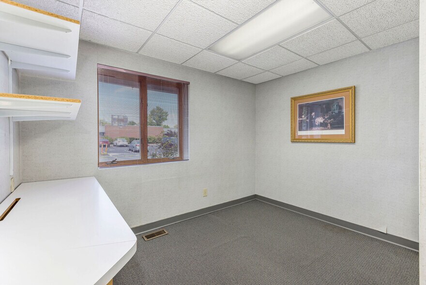 More Photos Of 5850 Boymel Dr, Fairfield Medical For Sale