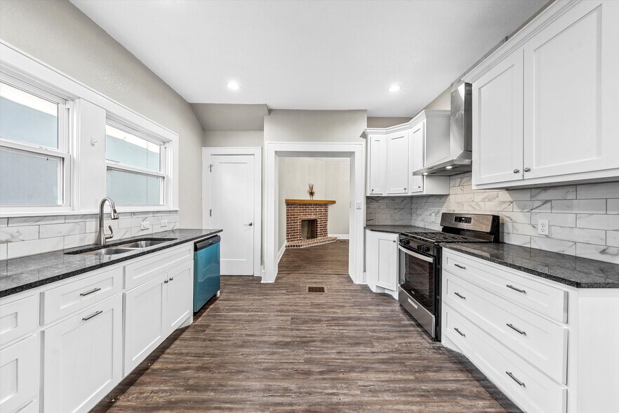More Photos Of 1314 N 15th St, Waco General Retail For Sale