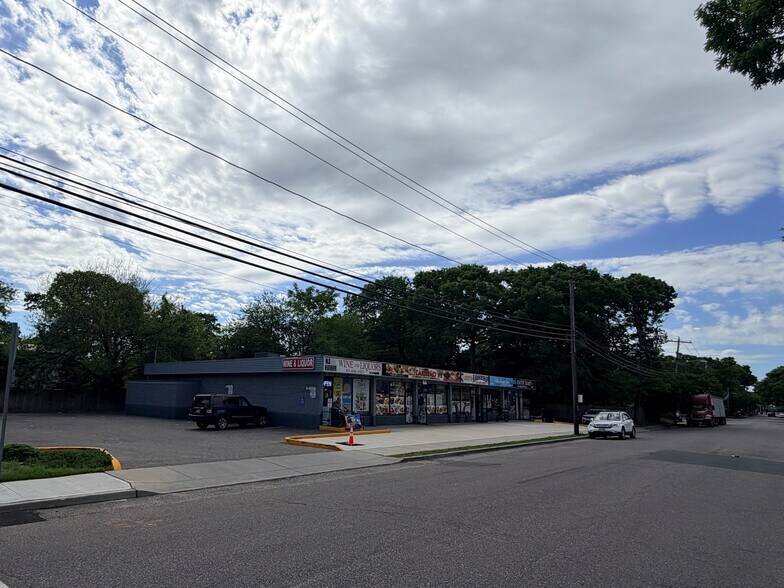 More Photos Of 1225-1235 Grundy Ave, Holbrook Storefront For Sale