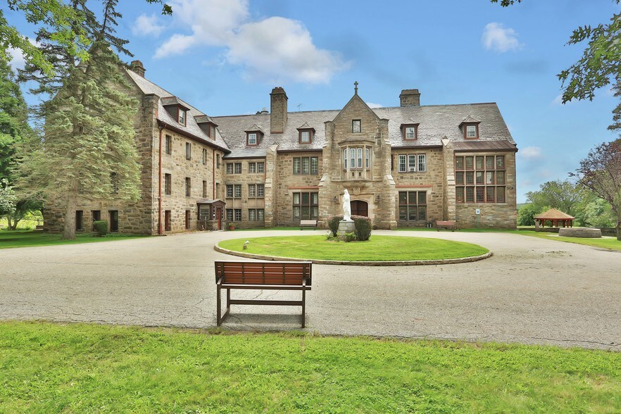More Photos Of 150 Sister Servants Ln, Sloatsburg Lodge Meeting Hall For Sale