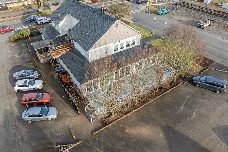 More Photos Of 113 N Elm St, Canby Restaurant For Lease