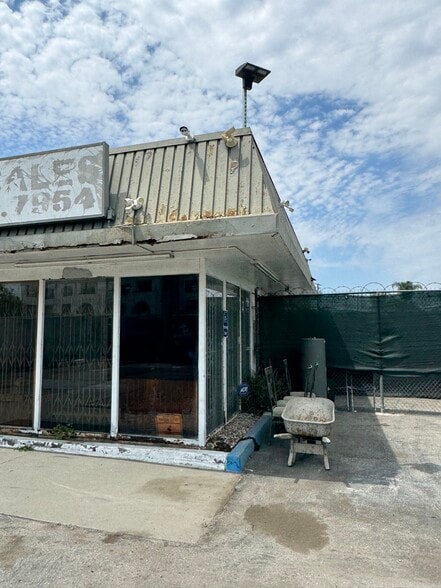 More Photos Of 1617 W Lincoln Ave, Anaheim Auto Dealership For Sale