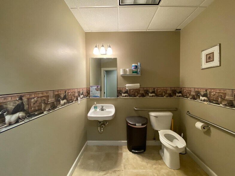 More Photos Of 131-137 Keveling Dr, Saline Medical For Sale