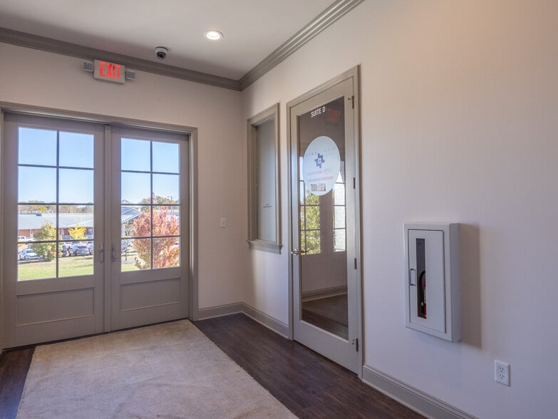 More Photos Of 404 Enterprise Dr, Oxford Medical For Sale