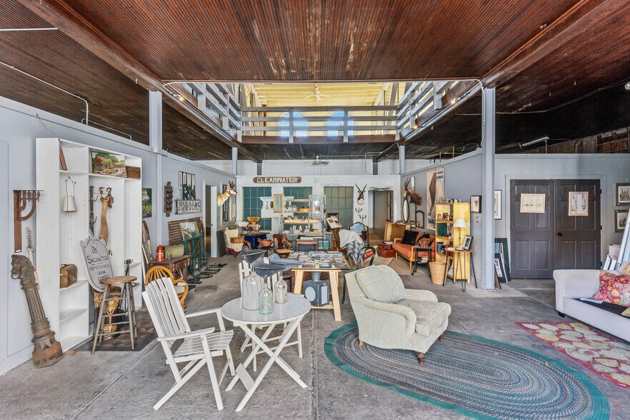 More Photos Of 705-707 Cherry Aly, Hudson Warehouse For Lease