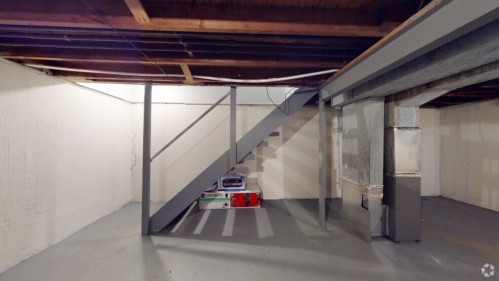 More Photos Of 6028 Vanderbilt Dr, Mount Morris Apartments For Sale