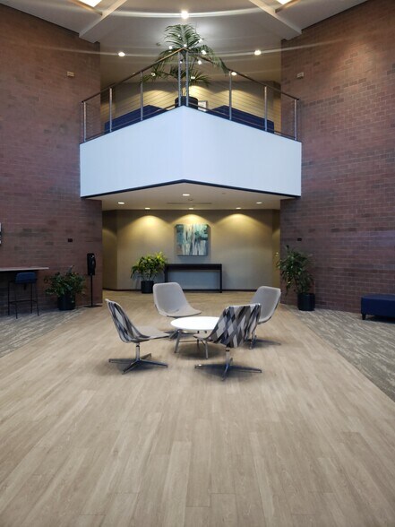 More Photos Of 4900 University Ave, West Des Moines Office For Lease