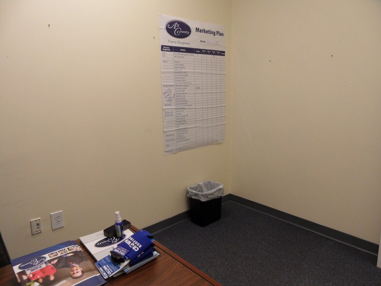 More Photos Of 1507 Park Center Dr, Orlando Office For Lease