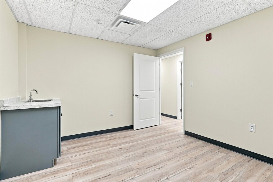 More Photos Of 119 E Lehigh Ave, Philadelphia Healthcare For Lease