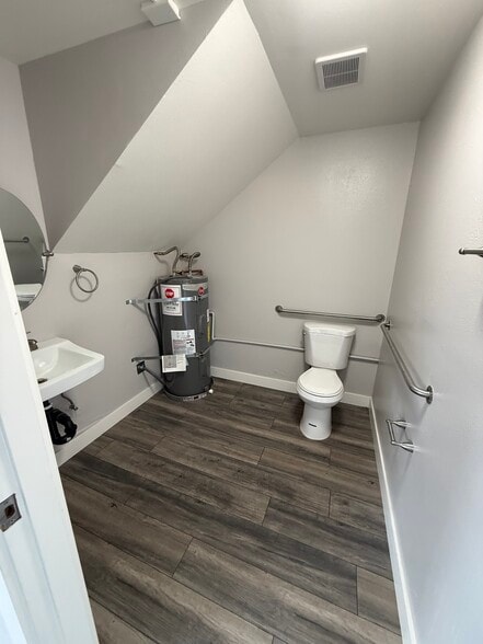 More Photos Of 4980 Appian Way, El Sobrante Loft Creative Space For Lease