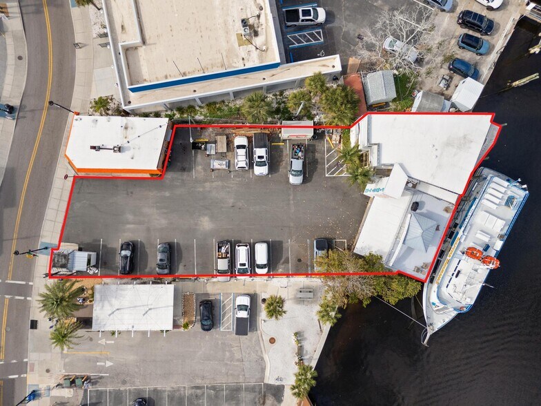 More Photos Of 810 Dodecanese Blvd, Tarpon Springs Marina For Sale