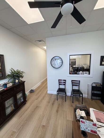 More Photos Of 504 N Breckenridge St, Ennis Warehouse For Sale