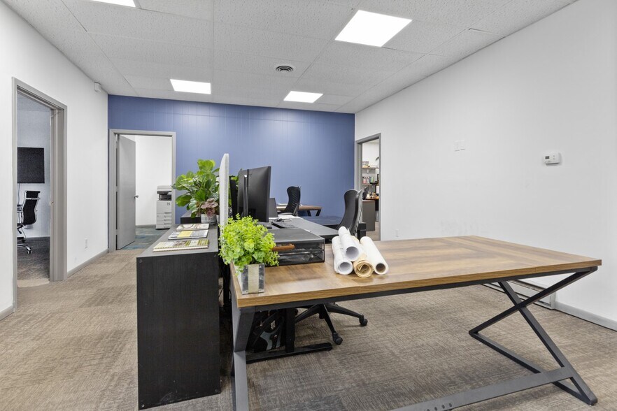 More Photos Of 728 N Prospect St, Rockford Office For Sale