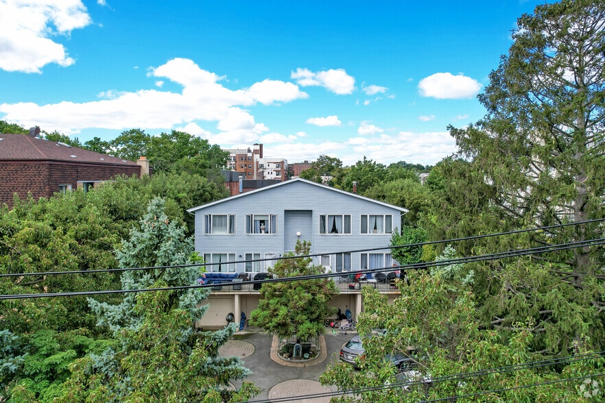 More Photos Of 147-149 Meadow Ln, New Rochelle Apartments For Sale