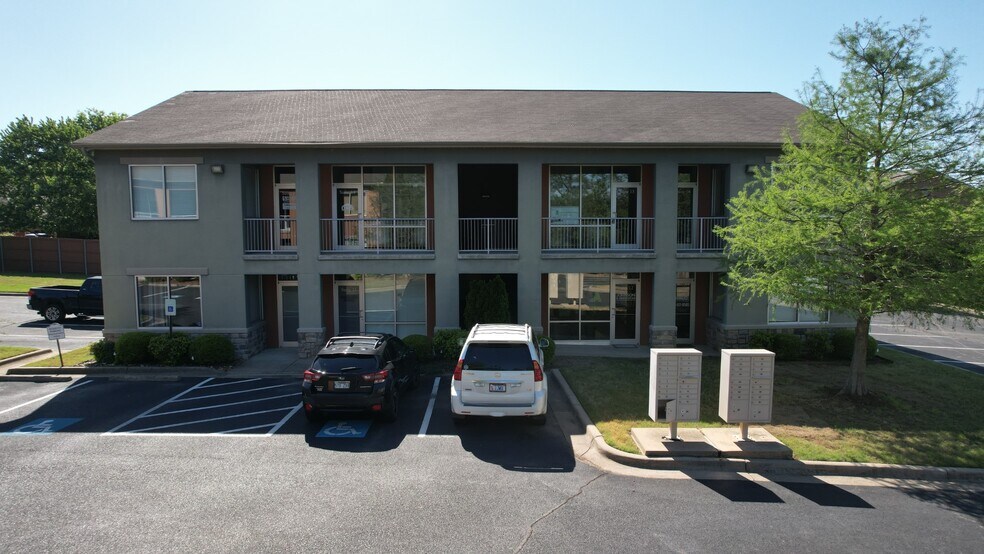 More Photos Of 16603 Cantrell Rd, Little Rock Unknown For Lease