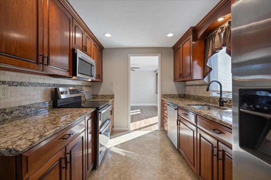 More Photos Of 563 Deep Run Rd, Perkasie Contractor Storage Yard For Sale