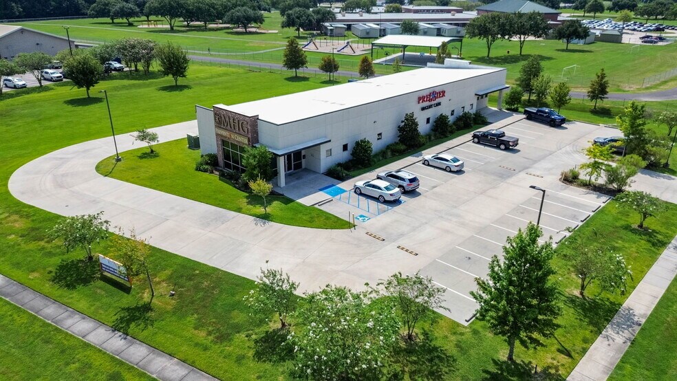 More Photos Of 307 Alcide Dominique Dr, Lafayette Office For Sale