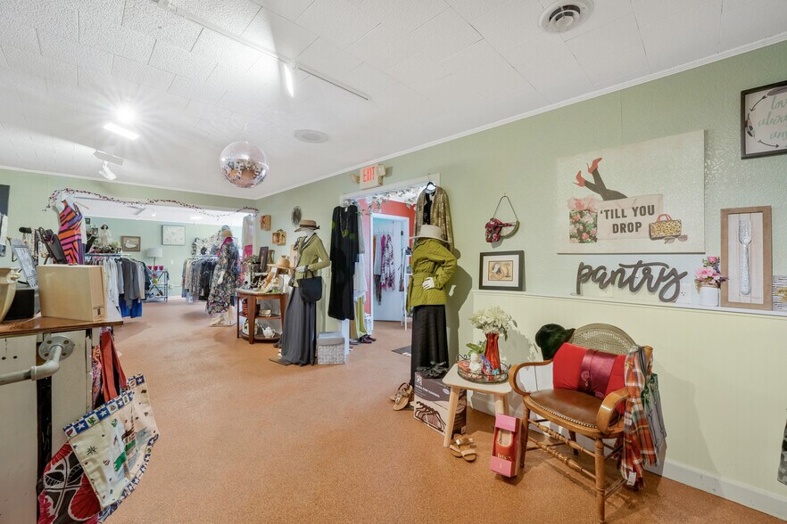 More Photos Of 2665 J Maddy Pky, Interlochen Storefront For Sale