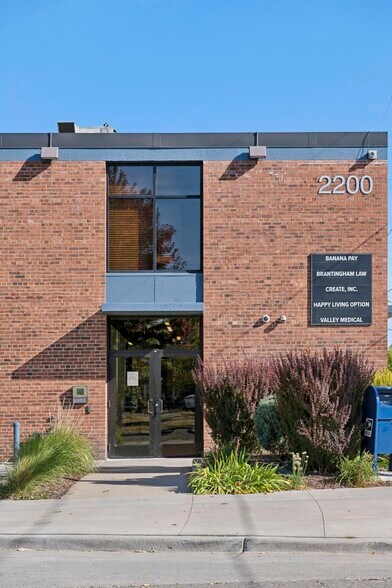 More Photos Of 2200 E Franklin Ave, Minneapolis Office For Lease