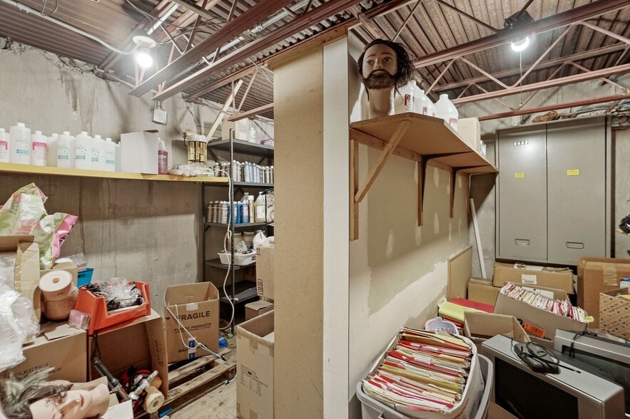 More Photos Of 8057 N Milwaukee Ave, Niles General Retail For Sale