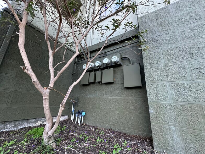 More Photos Of 4347 Leach Ave, Oakland Apartments For Sale