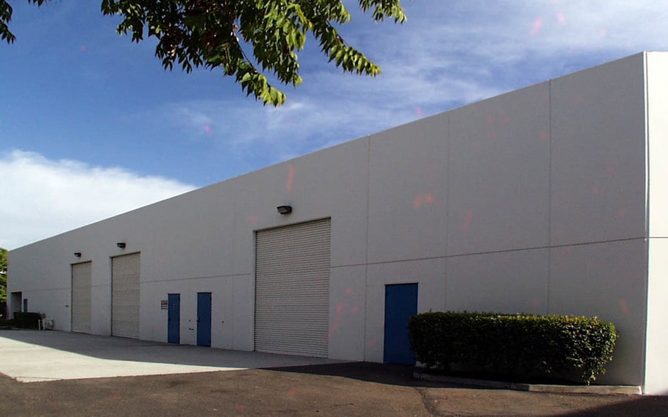 More Photos Of 7 Goodyear, Irvine Manufacturing For Lease
