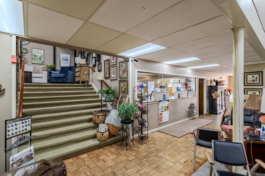 More Photos Of 1521 6th St, Bay City General Retail For Sale