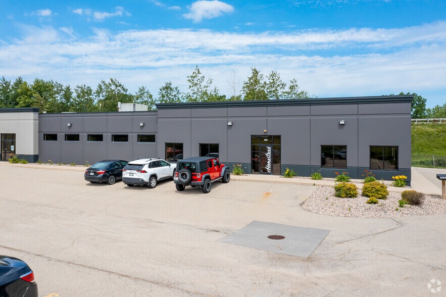 More Photos Of 2705 S Lake Park Rd, Appleton Industrial For Lease