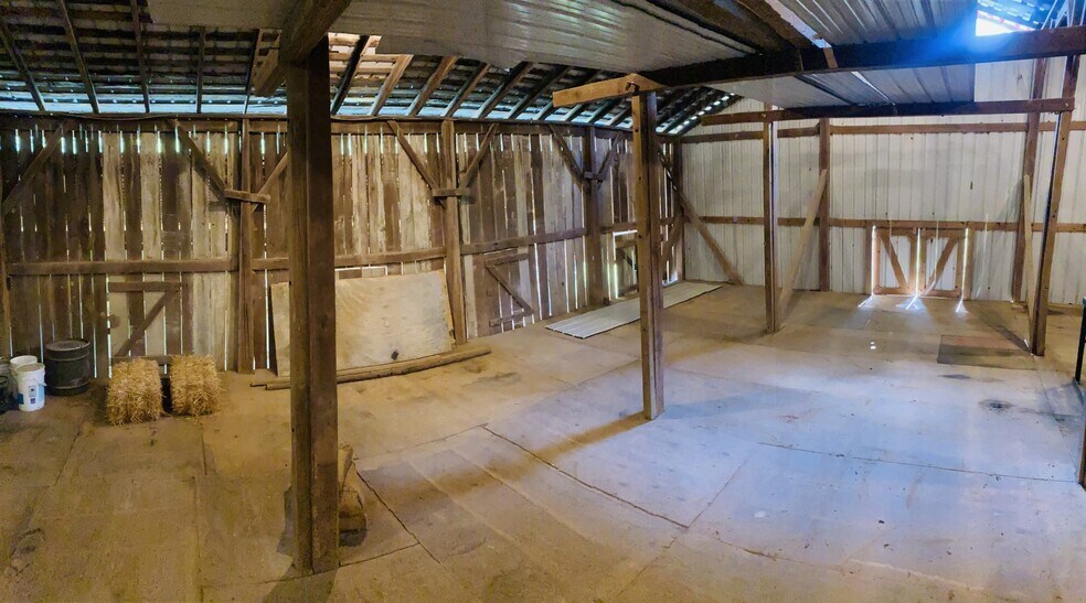 More Photos Of 1201 Old Hopewell Rd, Castalian Springs Showroom For Sale