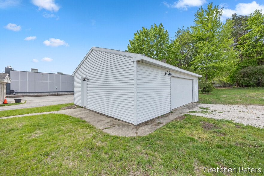 More Photos Of 5352 Plainfield Ave NE, Grand Rapids Storefront Retail Residential For Sale