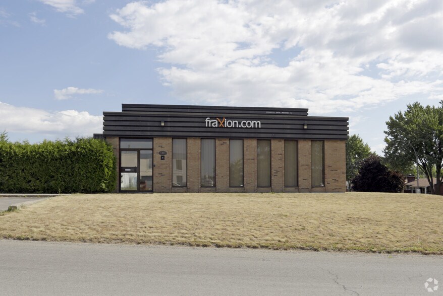More Photos Of 509 Rue Papineau, Boisbriand Industrial For Sale