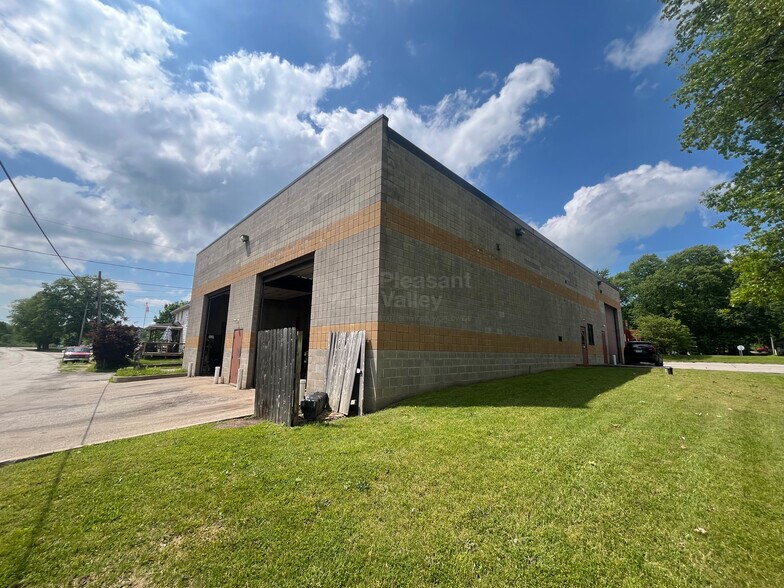 More Photos Of 2360 E Waterloo Rd, Akron Industrial For Sale