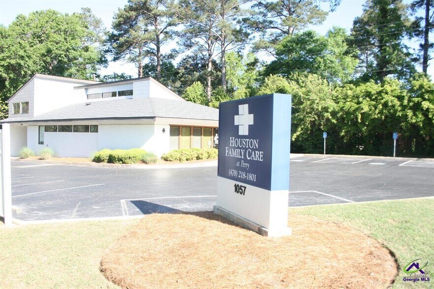 More Photos Of 1057 Morningside Dr, Perry Medical For Sale