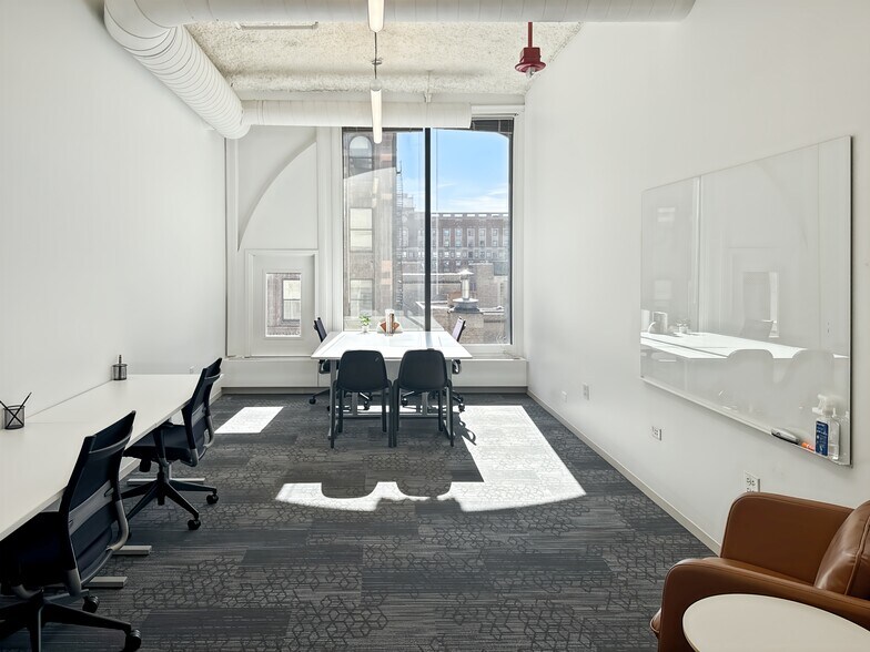 More Photos Of 1 N State St, Chicago Coworking Space
