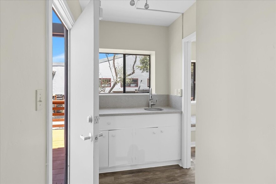 More Photos Of 182 El Dorado St, Monterey Medical For Sale