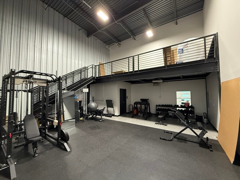 Primary Photo Of 1925 Deer Creek Rd, Monument Showroom For Lease