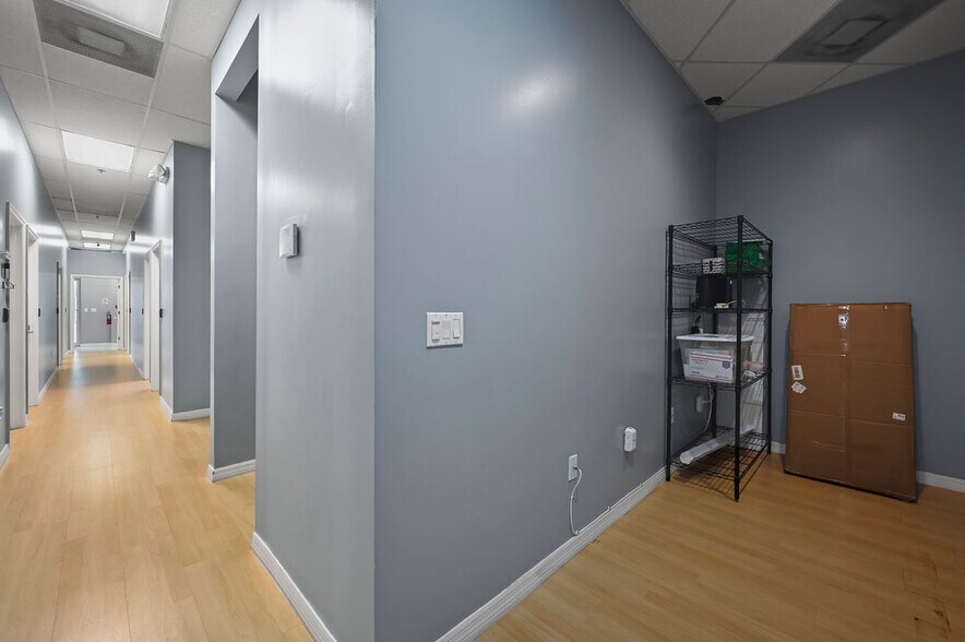 More Photos Of 7350 Futures Dr, Orlando Office For Sale