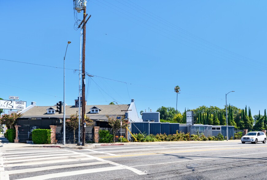More Photos Of 6000 Woodman Ave, Van Nuys General Retail For Sale
