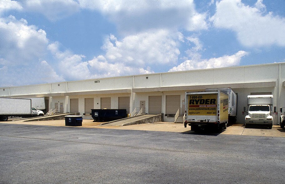 More Photos Of 5673 Old Dixie Hwy, Forest Park Light Distribution For Lease