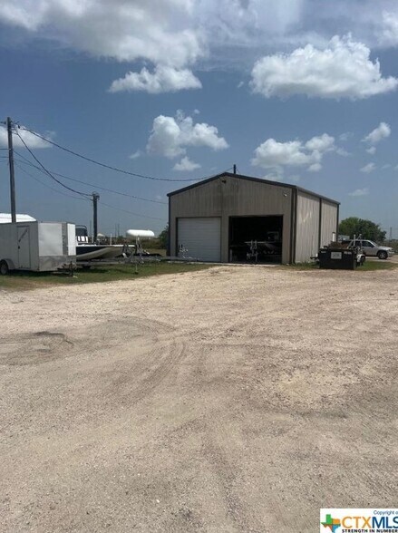 Primary Photo Of 3534 US Highway 87, Port Lavaca General Retail For Sale