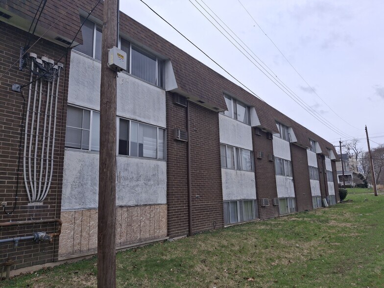 More Photos Of , Cincinnati Multifamily For Sale
