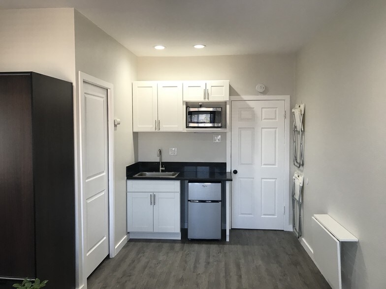 More Photos Of 200-210 W Grand Ave, El Segundo Apartments For Sale