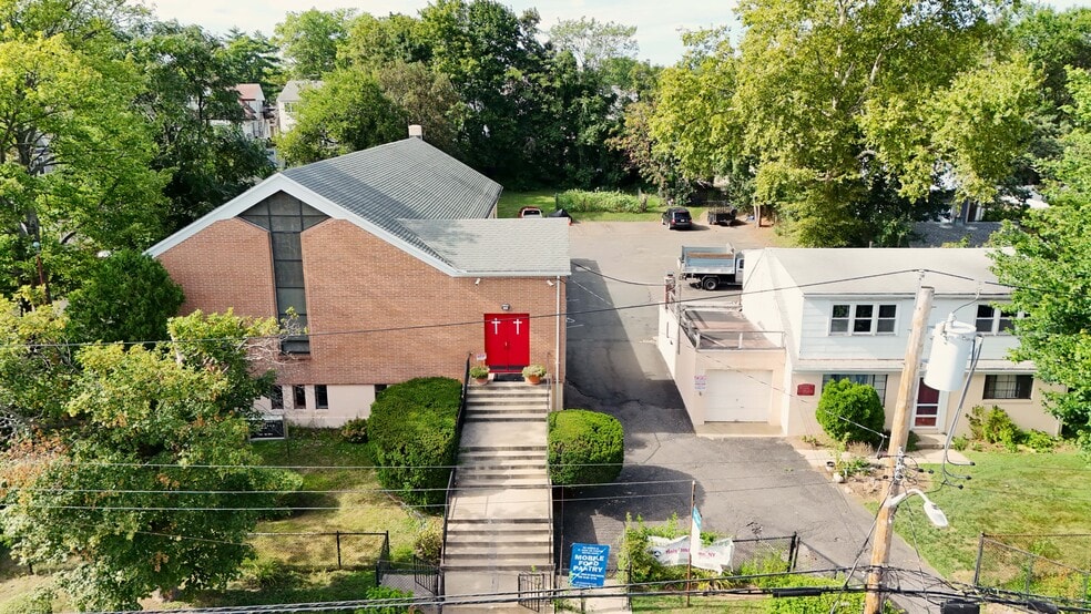More Photos Of 135 Remington Pl, New Rochelle Religious Facility For Lease