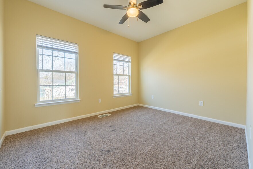 More Photos Of 156 Silver St, Tullahoma Apartments For Sale