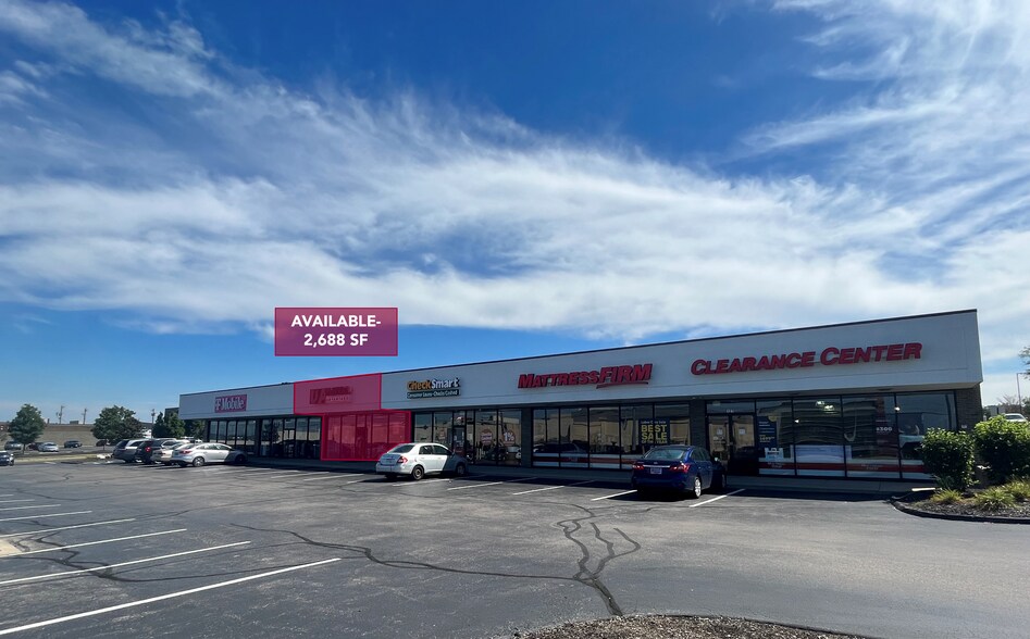 More Photos Of 125-139 E Kemper Rd, Cincinnati Storefront For Lease