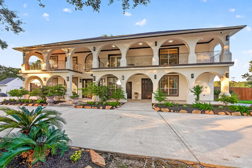 More Photos Of 21832 Rayford Rd, Humble Office For Sale